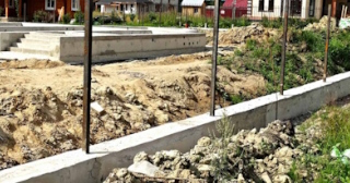 Фундамент под забор заказать в Краснокаменске - заливка фундамента для забора | от 1563 за п.м.