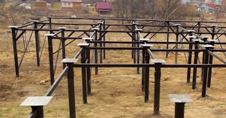 Свайный фундамент под ключ цена с установкой в Краснокаменске от 521 рублей/м2| установка свайного фундамента под дом под ключ недорого